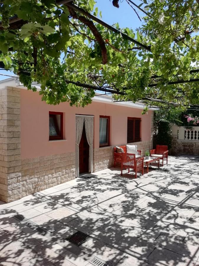 Near Beach - Apartment Butiga Ровинь Экстерьер фото