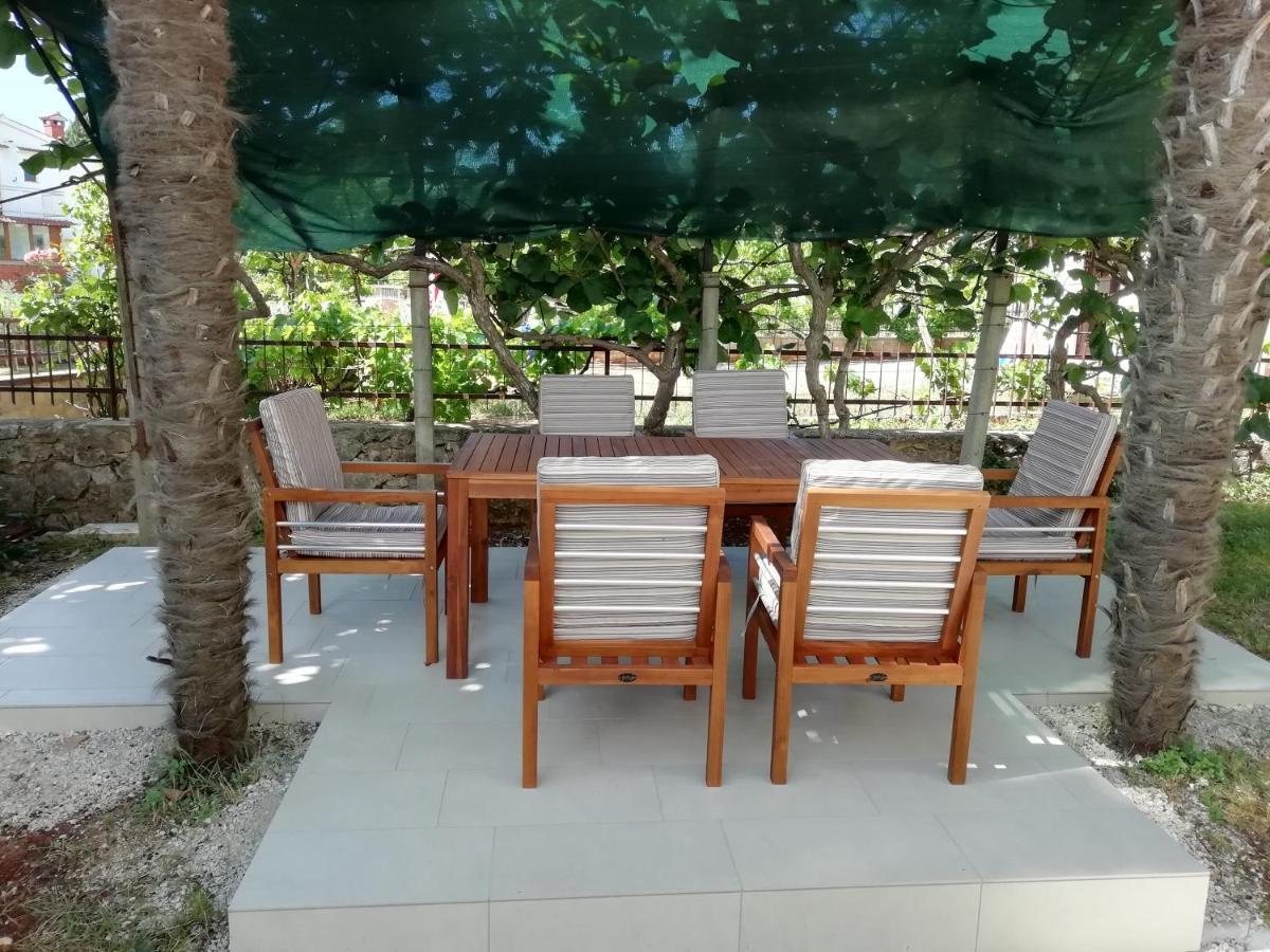 Near Beach - Apartment Butiga Ровинь Экстерьер фото